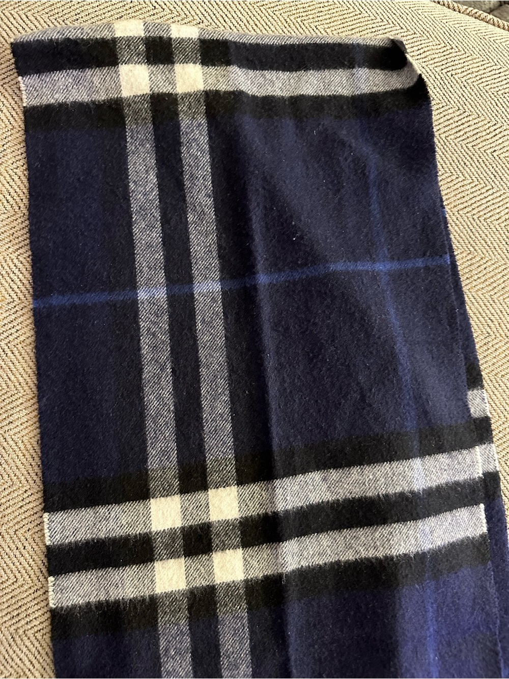 Authentic Men’s Burberry Navy and Black 100% Cashmere Plaid Scarf